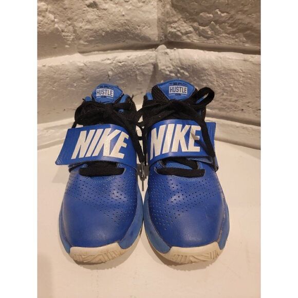 Nike Team Hustle D 8 GS Basketball Shoes Size 3.5Y Royal White Black - Picture 1 of 9